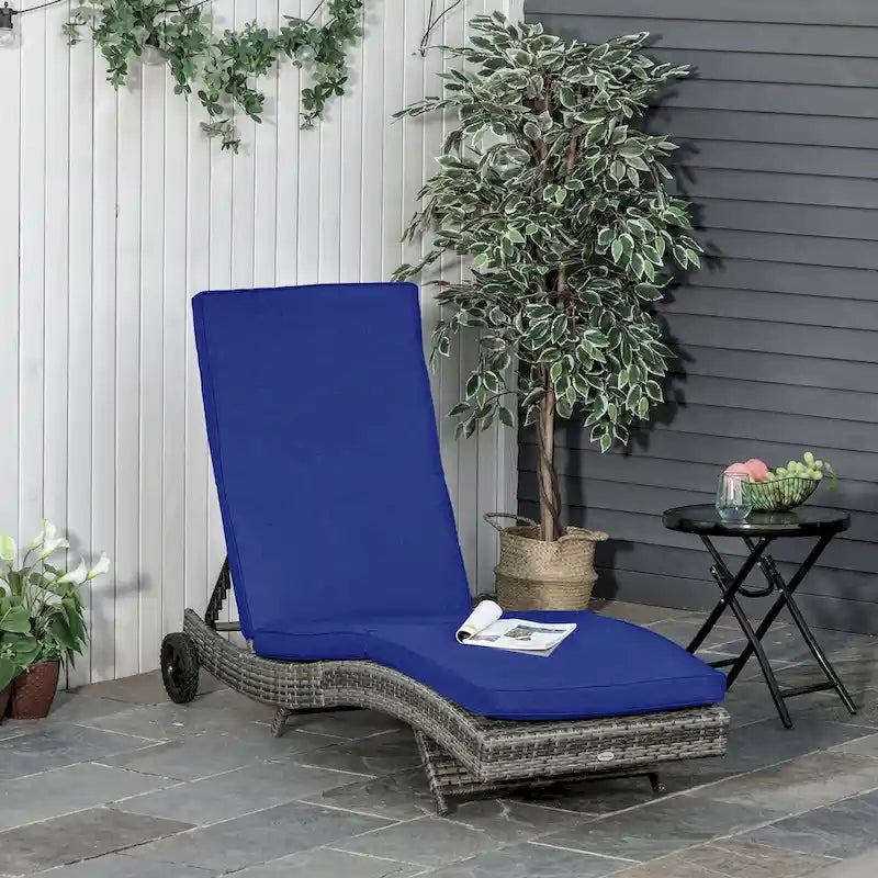 Bain de soleil Outsunny, chaise longue d'extérieur en rotin PE avec coussins, dossier réglable sur 5 niveaux et roulettes