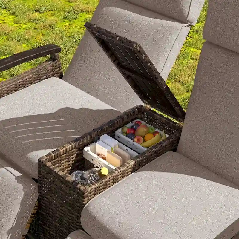 Ensemble de chaises longues de patio avec accoudoirs en bois d'acacia et table de rangement intégrée pour balcon