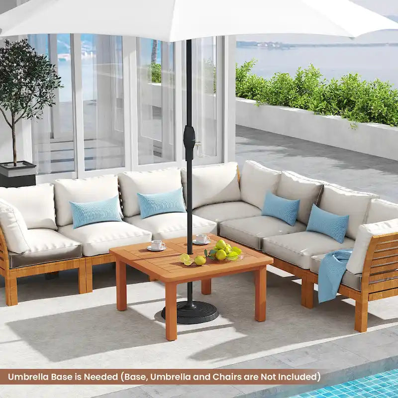 Table basse de patio Gymax avec trou pour parasol, plateau à lattes et huile de teck