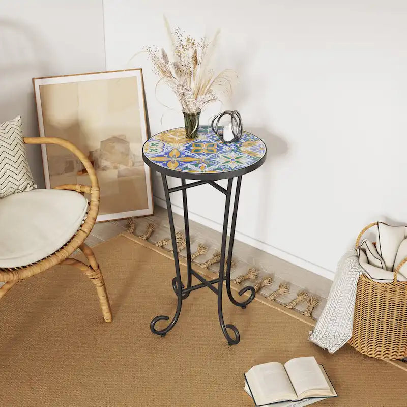 Table d'appoint intérieure et extérieure avec plateau en carrelage et pieds volutes pour balcon et jardin