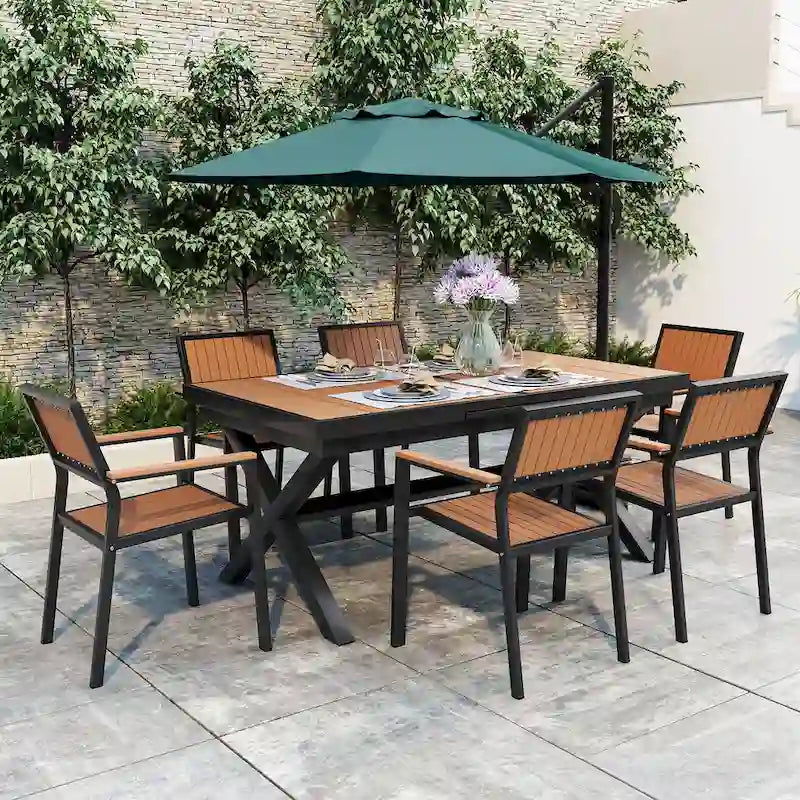 Ensemble de 6 chaises et 1 table en bois composite pour l'extérieur (ensemble de 7 pièces)