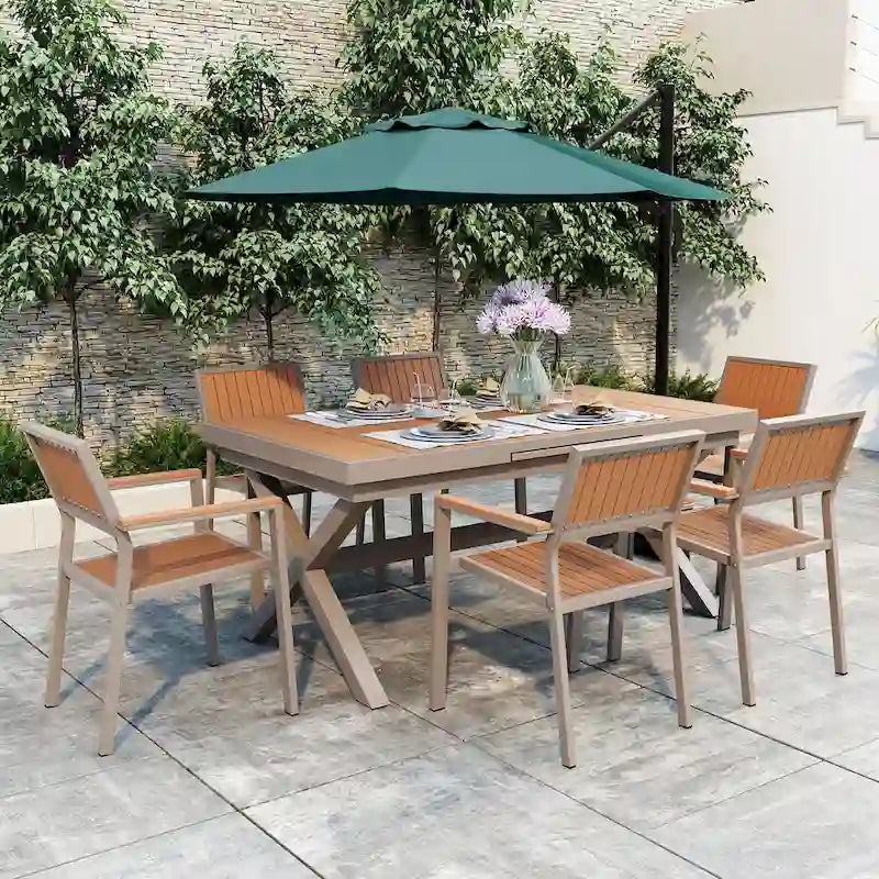 Ensemble de 6 chaises et 1 table en bois composite pour l'extérieur (ensemble de 7 pièces)