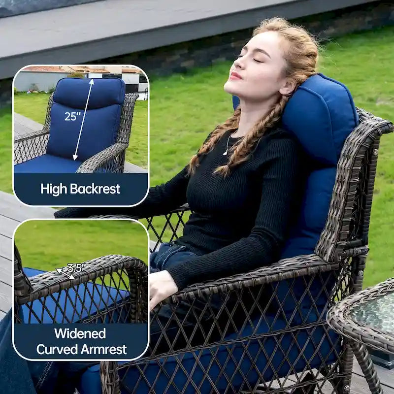Ensemble de 2 chaises de patio pivotantes et basculantes à dossier haut avec coussins de 12,7 cm d'épaisseur et table d'appoint pour véranda, bord de piscine