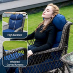 Ensemble de 2 chaises de patio pivotantes et basculantes à dossier haut avec coussins de 12,7 cm d'épaisseur et table d'appoint pour véranda, bord de piscine