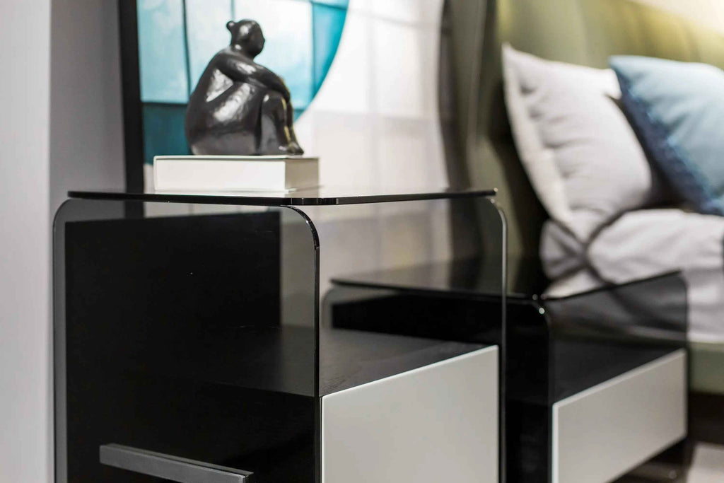 Table de chevet minimaliste en verre noir pour chambres modernes