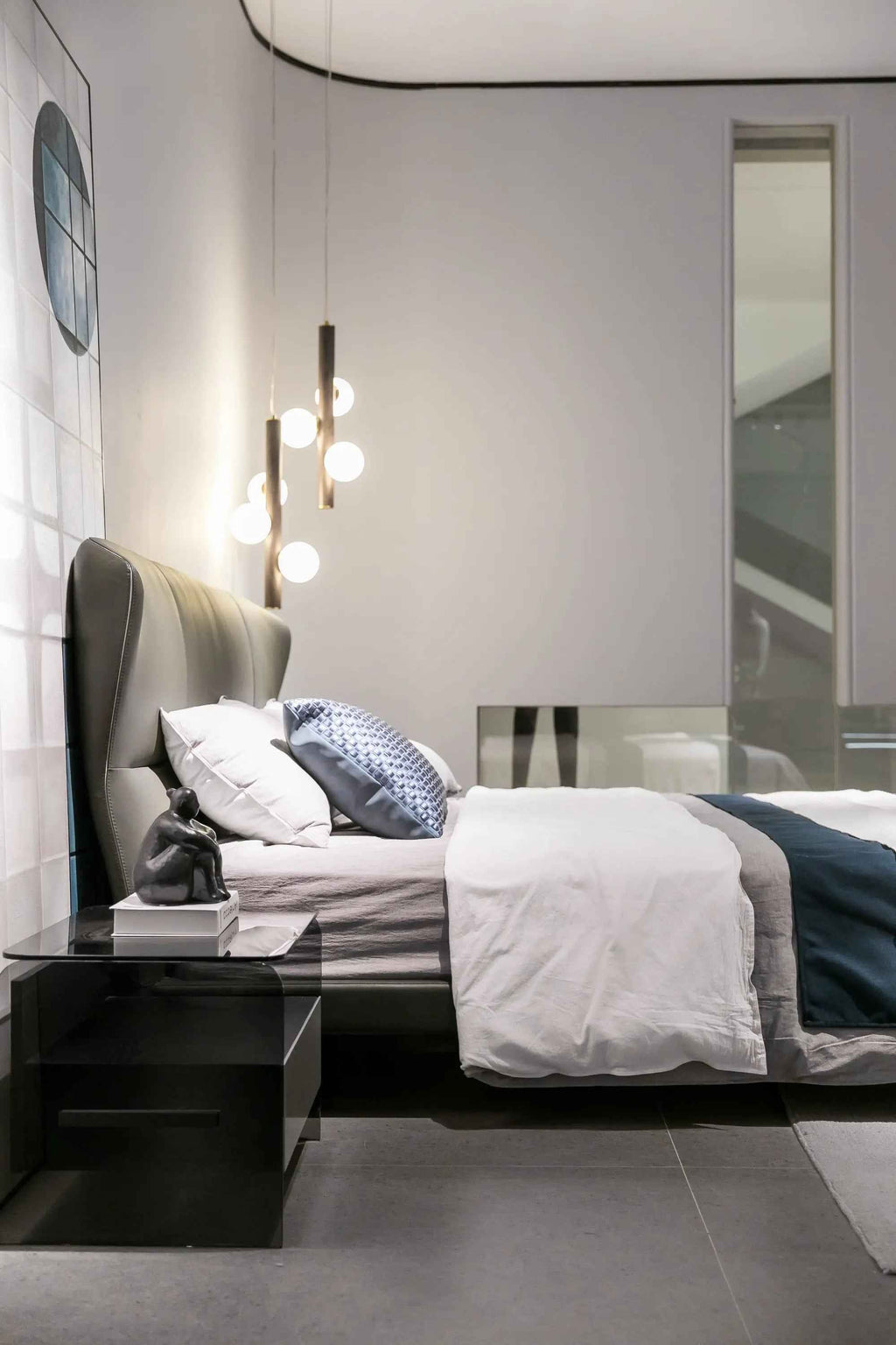 Table de chevet minimaliste en verre noir pour chambres modernes