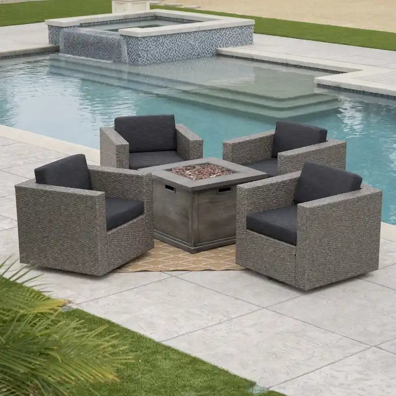 Ensemble de 4 fauteuils de club pivotants en osier Achton Outdoor avec foyer carré par Christopher Knight Home
