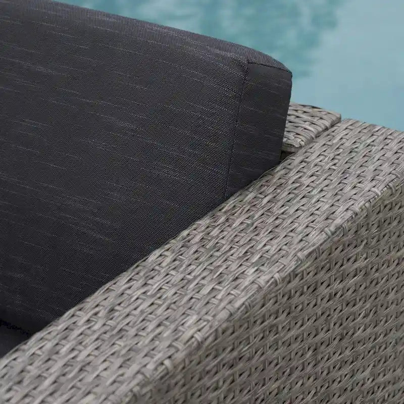 Ensemble de 4 fauteuils de club pivotants en osier Achton Outdoor avec foyer carré par Christopher Knight Home