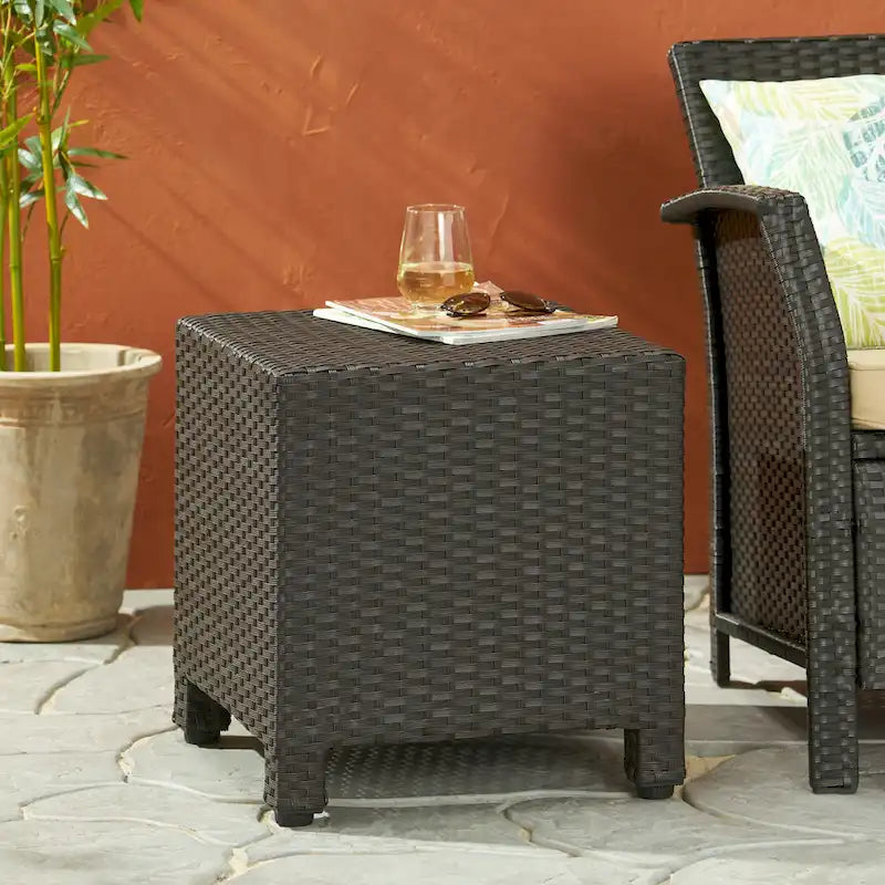 Table d'appoint d'extérieur en osier Puerta par Christopher Knight Home