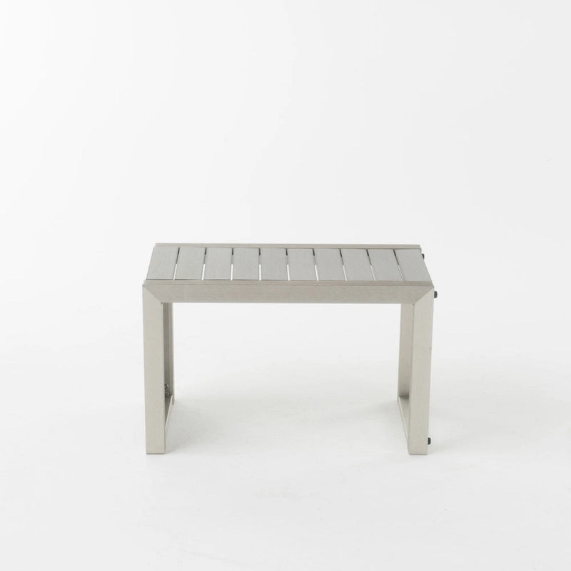 Salon de jardin Cape Coral de Christopher Knight Home en aluminium pour deux personnes avec poufs et table d'appoint