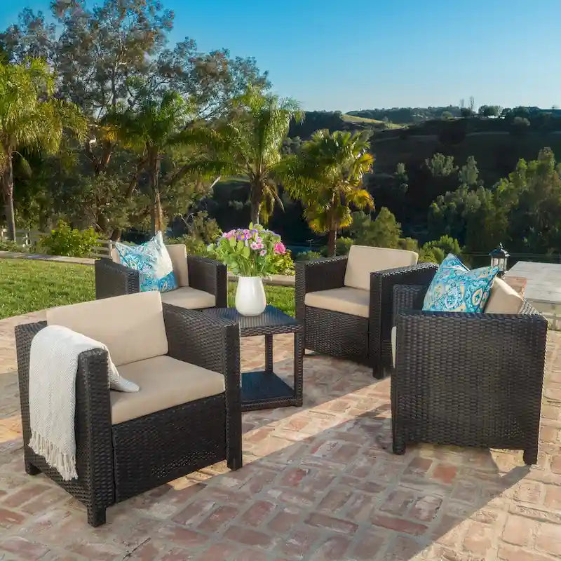 Lot de 4 fauteuils de jardin Puerta avec coussins résistants à l'eau, par Christopher Knight Home