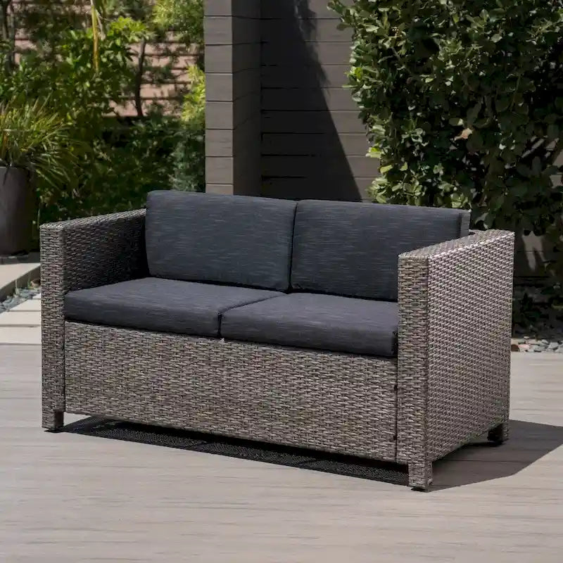 Causeuse d'extérieur en osier Puerta avec coussin par Christopher Knight Home