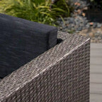 Causeuse d'extérieur en osier Puerta avec coussin par Christopher Knight Home