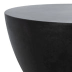 Table d'appoint ronde moderne en béton noir pour l'intérieur/l'extérieur Elektra de SAFAVIEH - 14,9 L x 14,9 P x 17,7 H - 15Wx15Dx18H