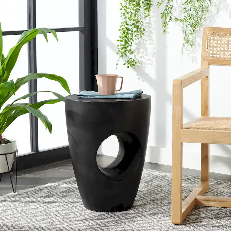 SAFAVIEH Hadil Indoor/ Outdoor Modern Black Concrete Round Accent Table - 14.1 W x 14.1 L x 17.7 H - 14Wx14Dx18H