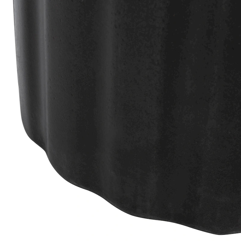 SAFAVIEH Ulya Table d'appoint ronde moderne en béton noir pour intérieur/extérieur - 15,7 l x 15,7 L x 17,7 H - 16Lx16Px18H