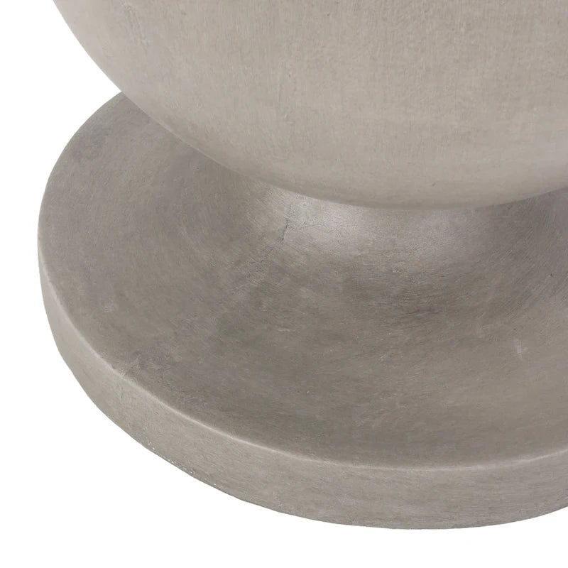 Table d'appoint d'extérieur légère en béton Cayce par Christopher Knight Home