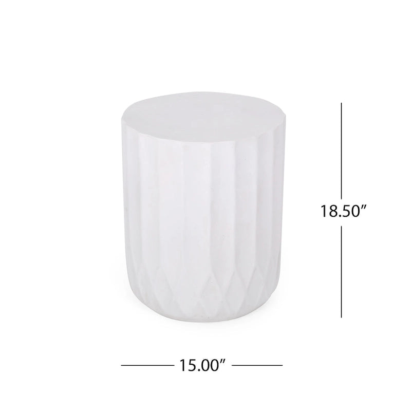 Table d'appoint d'extérieur légère en béton Alcona par Christopher Knight Home