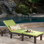 Chaise longue d'extérieur Jamaica avec coussin par Christopher Knight Home