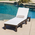 Chaise longue d'extérieur Jamaica avec coussin par Christopher Knight Home