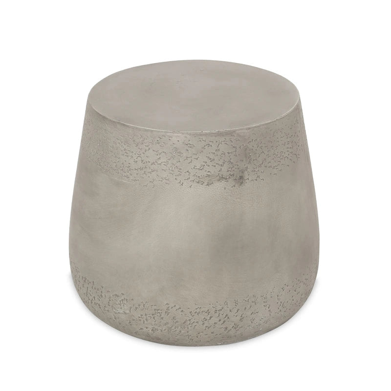 Table d'appoint d'extérieur contemporaine légère en béton Orion de Christopher Knight Home - 19.00L x 19.00P x 16.25H