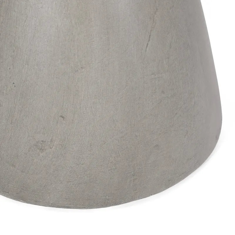 Table d'appoint d'extérieur en béton léger Bissell par Christopher Knight Home
