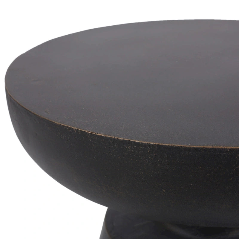 Table d'appoint Inez d'extérieur en béton léger par Christopher Knight Home