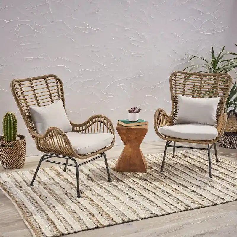 Fauteuils de jardin en osier Montana avec coussin (lot de 2) par Christopher Knight Home