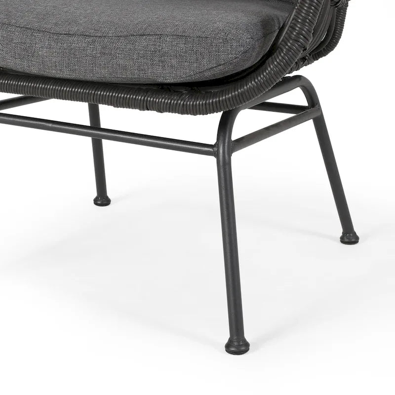 Fauteuils de jardin en osier Montana avec coussin (lot de 2) par Christopher Knight Home