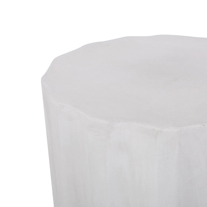 Table d'appoint d'extérieur légère en béton Cambio de Christopher Knight Home