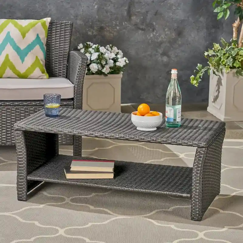 Table basse d'extérieur en osier St. Lucia de Christopher Knight Home