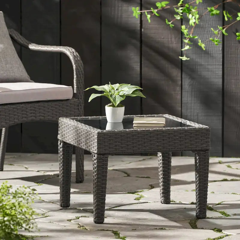 Table d'appoint d'extérieur en osier Antibes de Christopher Knight Home