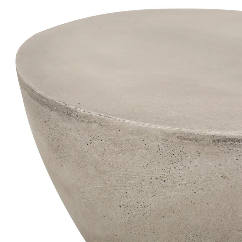 Table d'appoint en béton léger Yadira par Christopher Knight Home