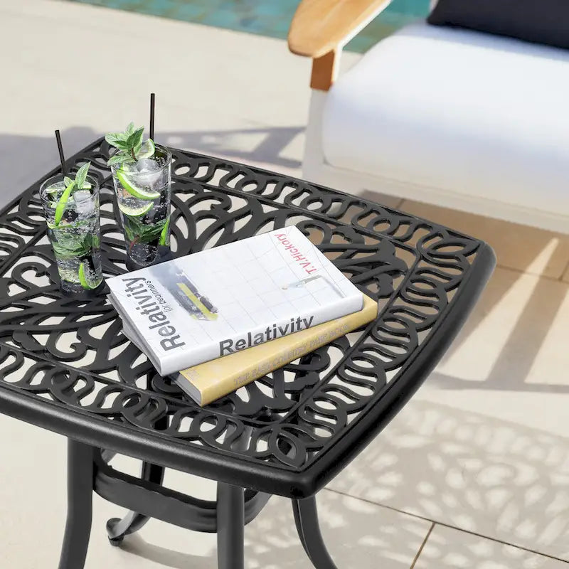 Table d'appoint d'extérieur Pellebant en fonte d'aluminium avec trou pour parasol - 53,3 cm de long * 53,3 cm de large * 53,1 cm de haut