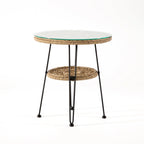 Table basse d'extérieur ronde Dana Boho de 19 po en osier avec plateau en verre trempé et pieds en métal par M&L Co.