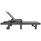 Chaise longue inclinable moderne et écologique Polytrends Shoreside en polypropylène avec accoudoirs, roulettes et table d'appoint (ensemble 3 pièces)