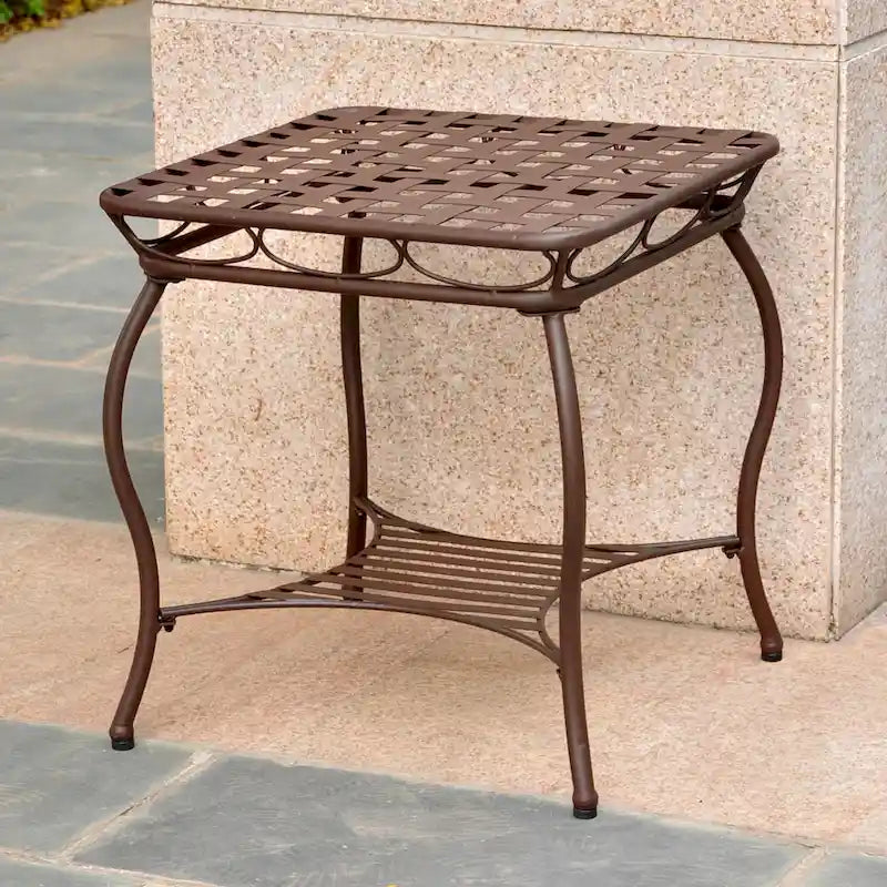Table d'appoint Santa Fe Nailhead de 20 pouces