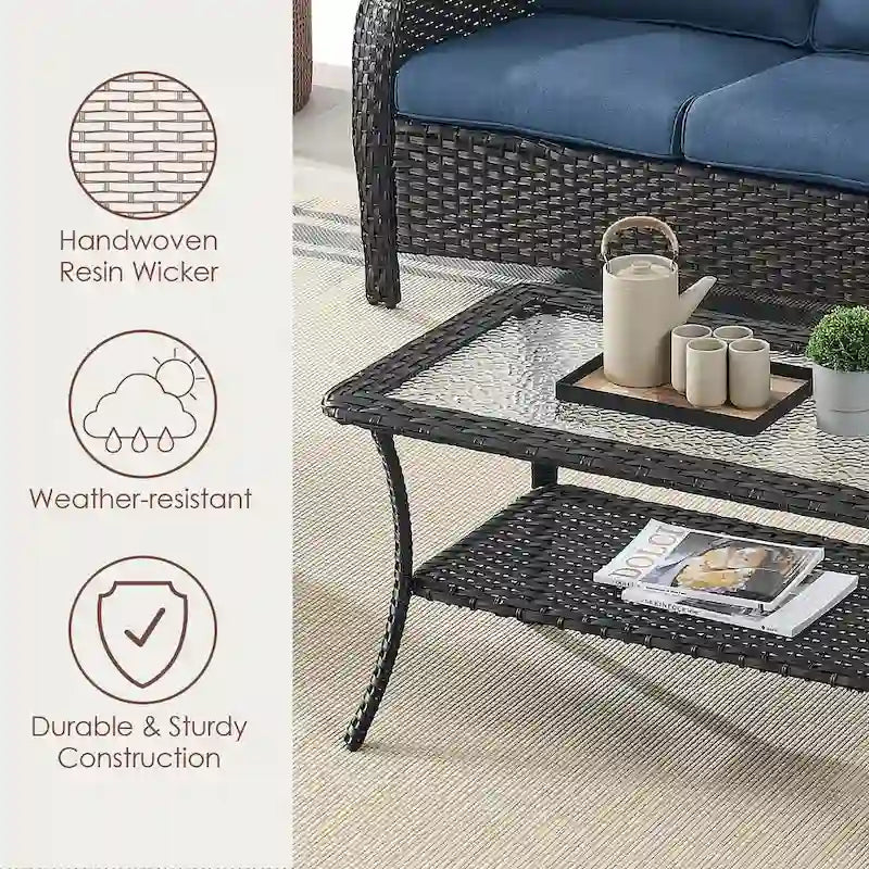 Table basse d'extérieur en osier avec plateau en verre