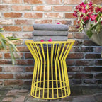 Table d'appoint Roberta de la collection Novogratz Poolside Gossip, utilisable en intérieur comme en extérieur