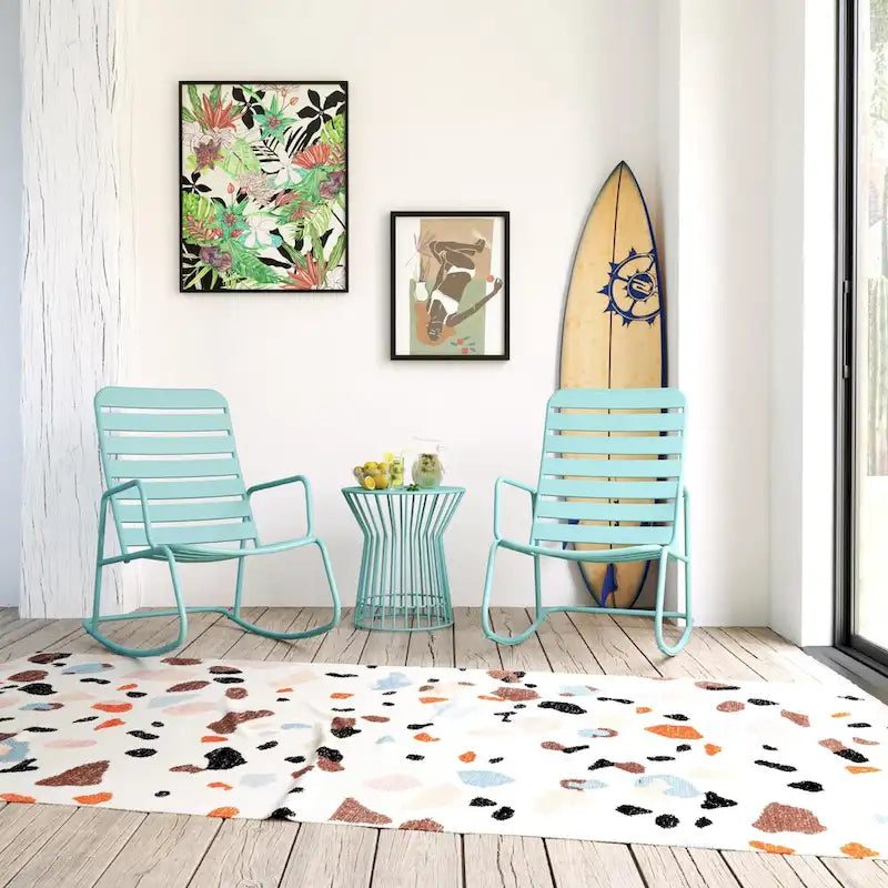 Table d'appoint Roberta de la collection Novogratz Poolside Gossip, utilisable en intérieur comme en extérieur