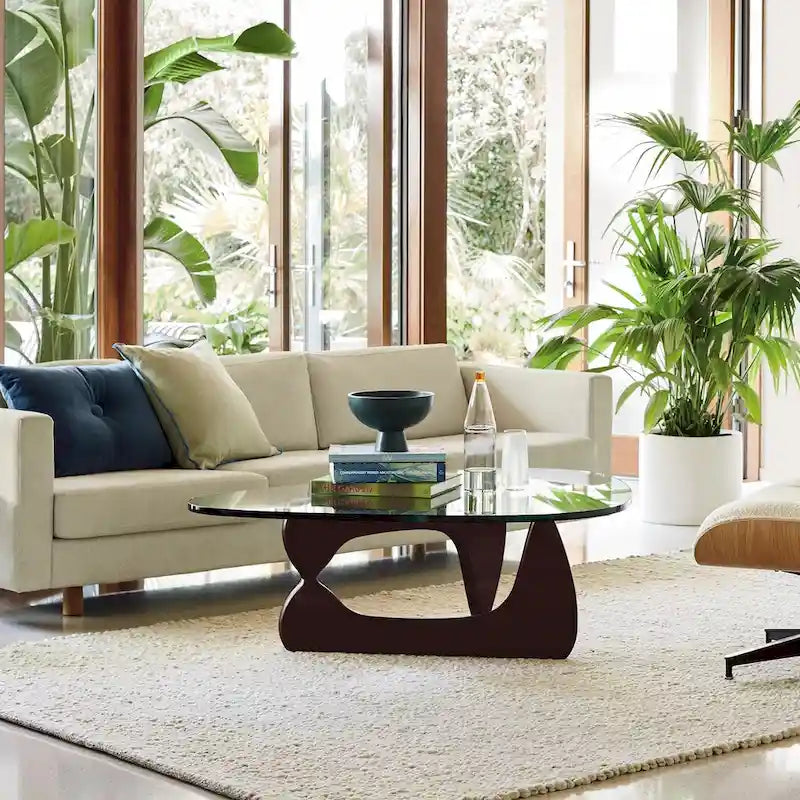 Table basse moderne triangulaire en verre Noguchi avec base en bois de cerisier