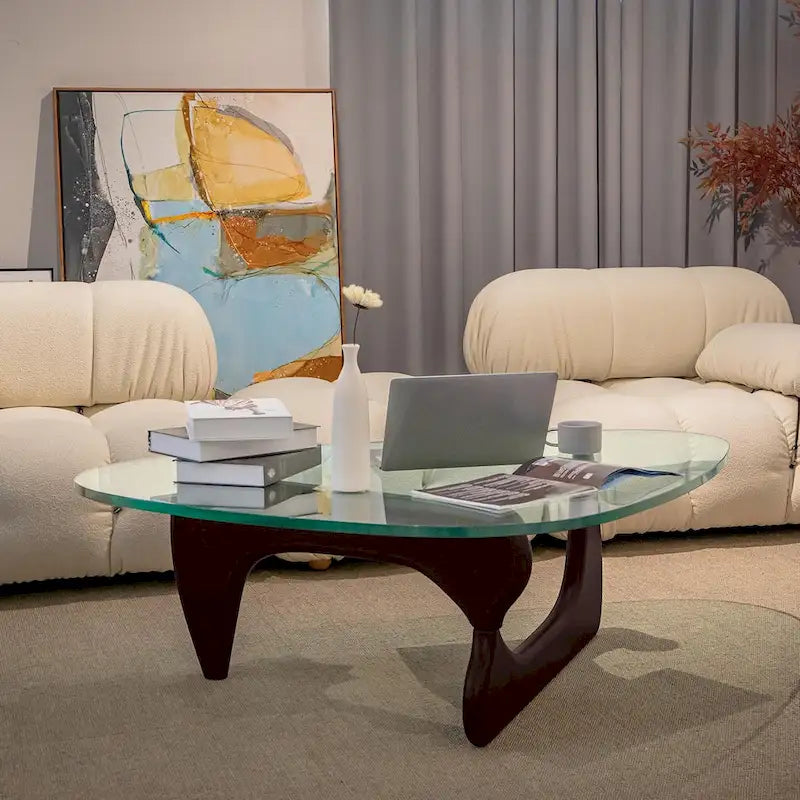 Table basse moderne triangulaire en verre Noguchi avec base en bois de cerisier