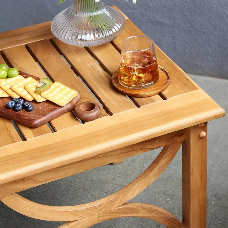 Table d'appoint d'extérieur en teck Lowell de Cambridge Casual