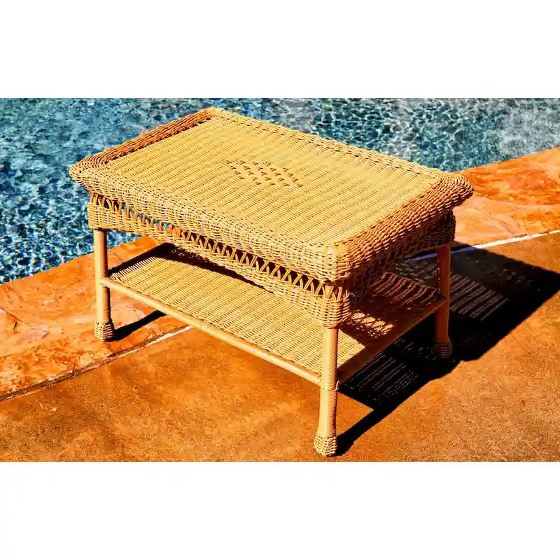 Table basse d'extérieur en osier Portside avec étagère