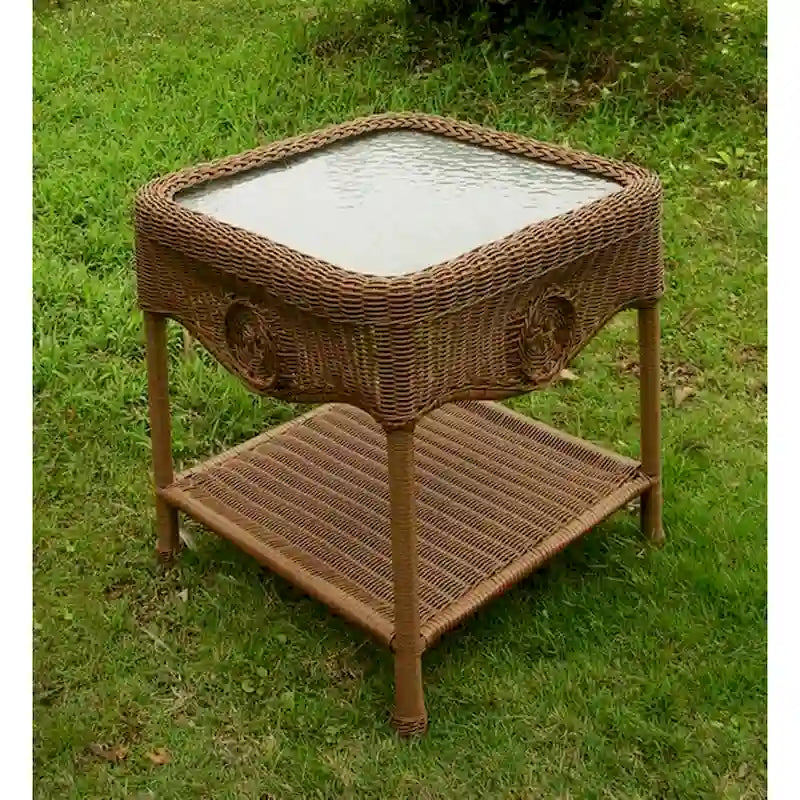 Table d'appoint en osier de résine Riviera de 18 pouces