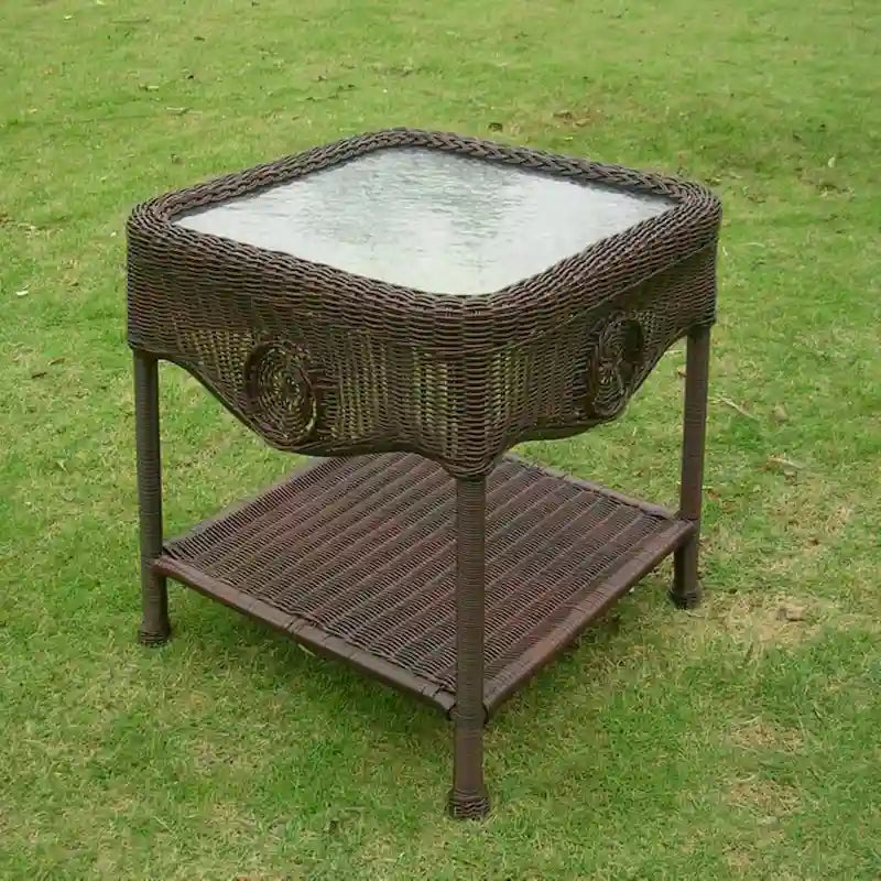 Table d'appoint en osier de résine Riviera de 18 pouces