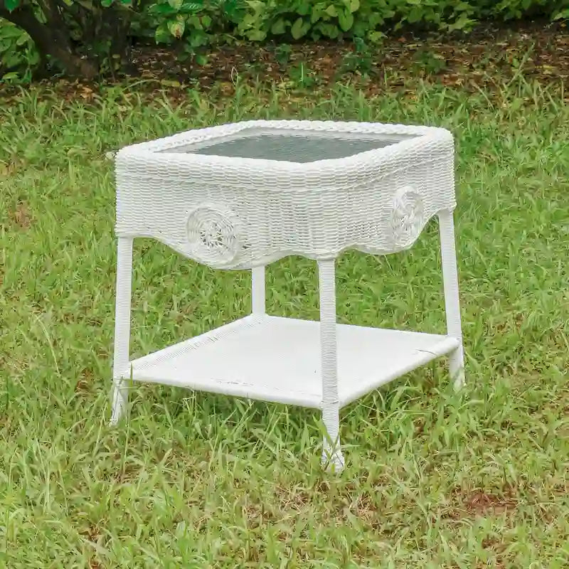Table d'appoint en osier de résine Riviera de 18 pouces