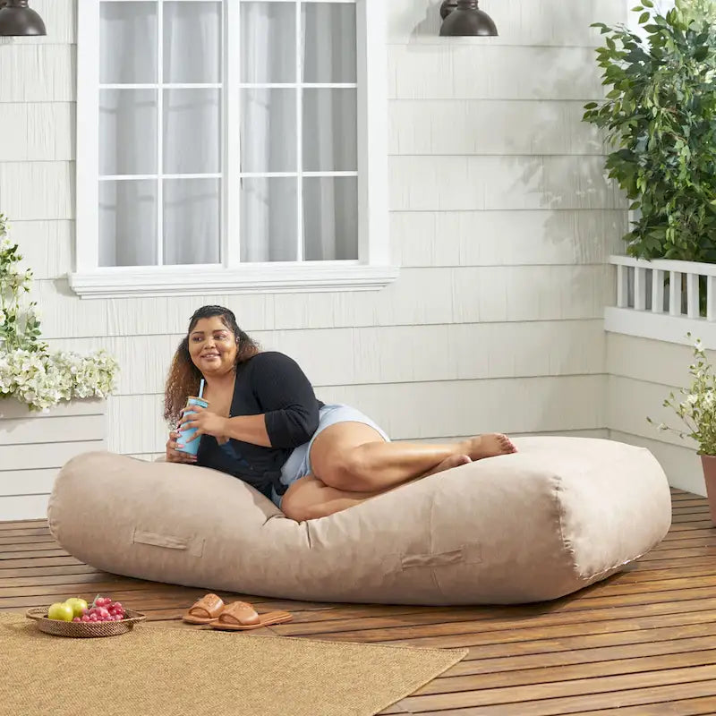 Coussin de sol Carol Outdoor 183x91 cm par Christopher Knight Home