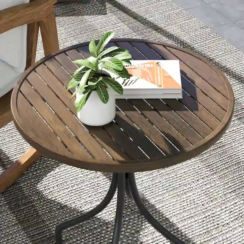 Table d'appoint d'extérieur Outsunny, table de patio ronde de 66 cm avec cadre en acier et plateau à lattes pour le jardin