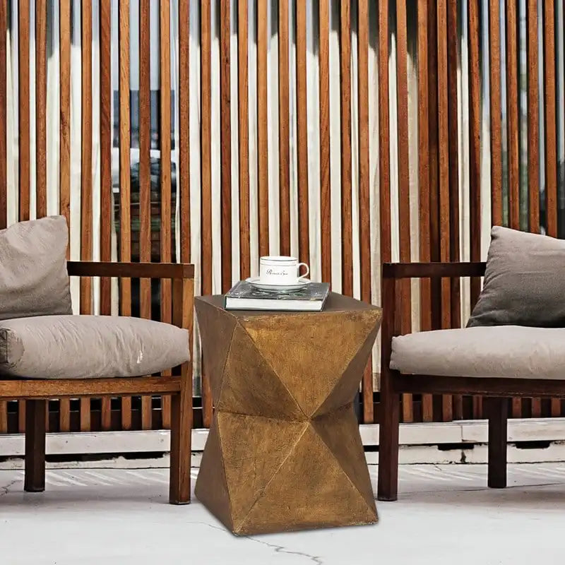 Table d'appoint d'extérieur moderne Adeco en béton